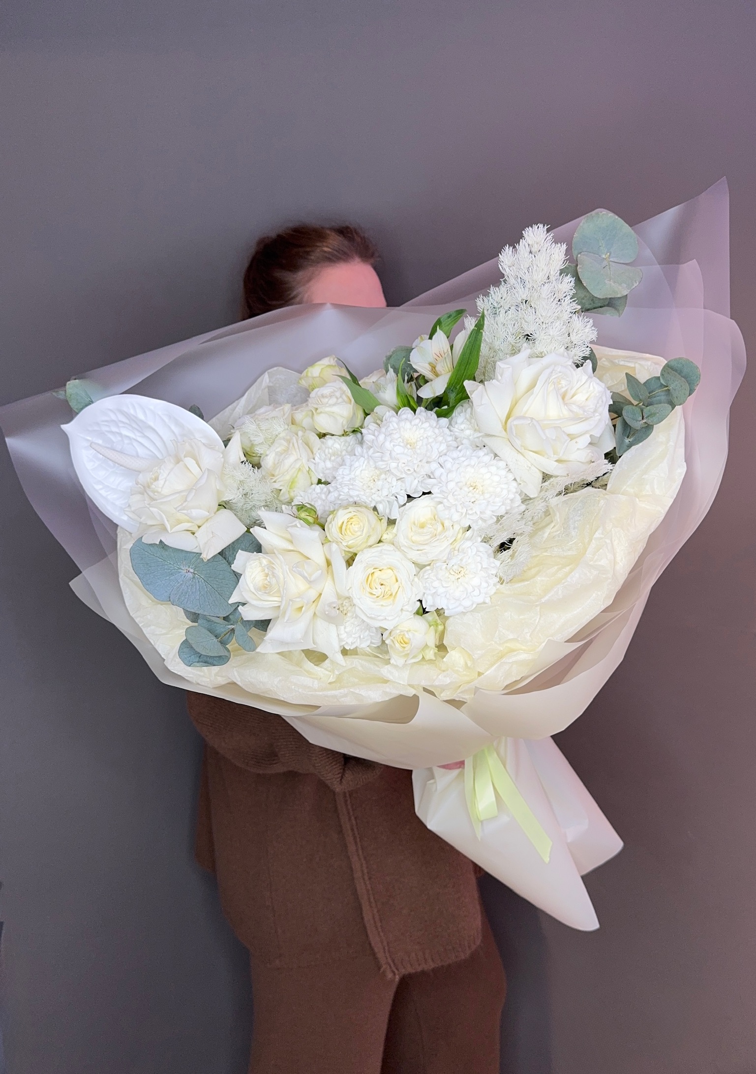 Авторский букет с белыми цветами