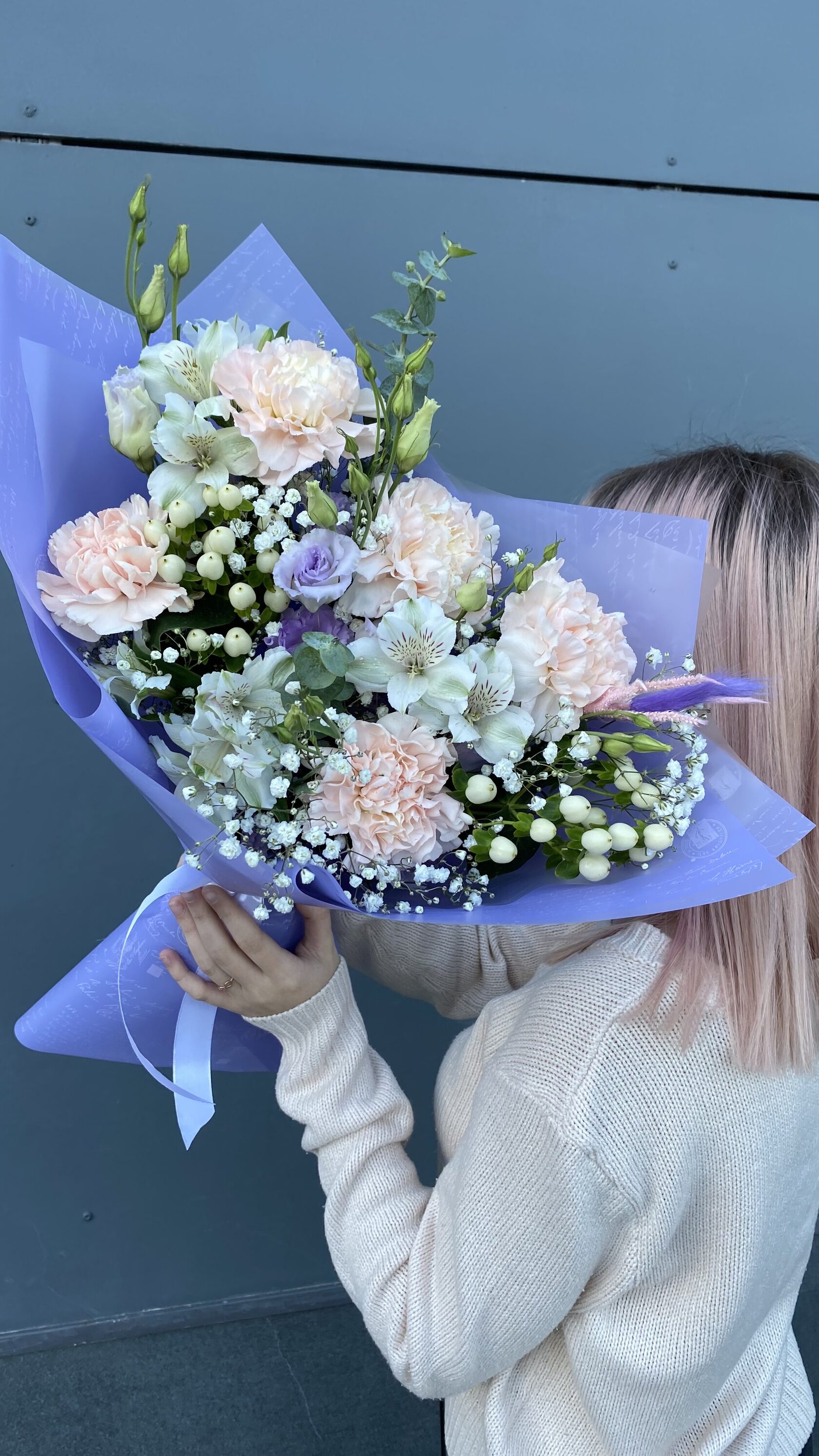 Авторский букет с диантусами, альстромерией, эустомой, гипсофилой №149