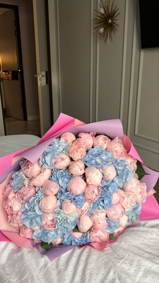 Авторский букет с гортензией и пионами №126