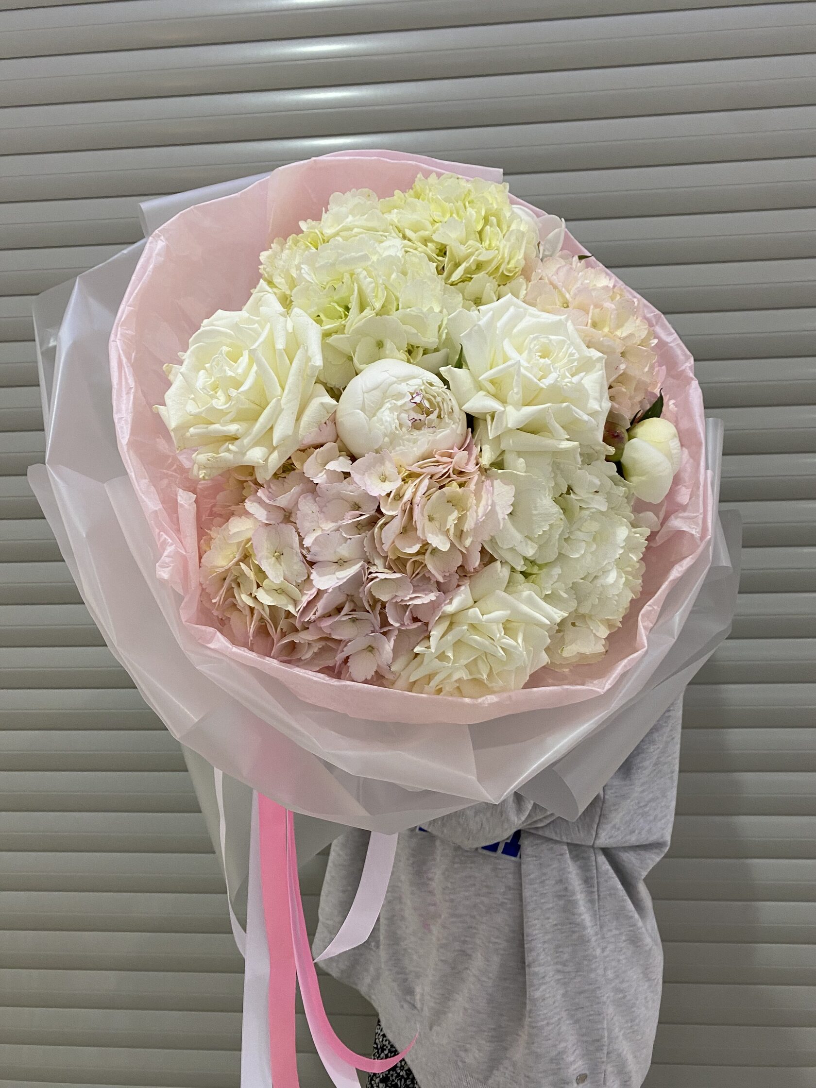 Авторский букет с гортензией, розами, пионами №72