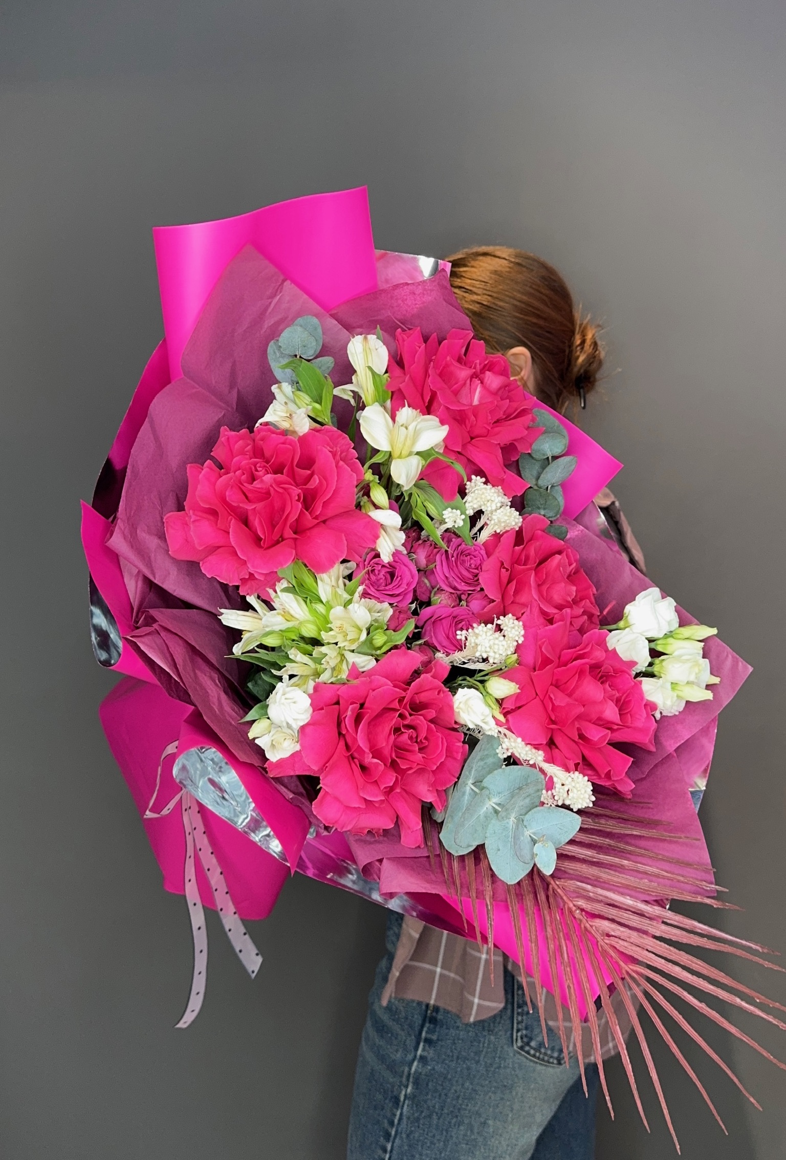 Авторский букет с яркими цветами