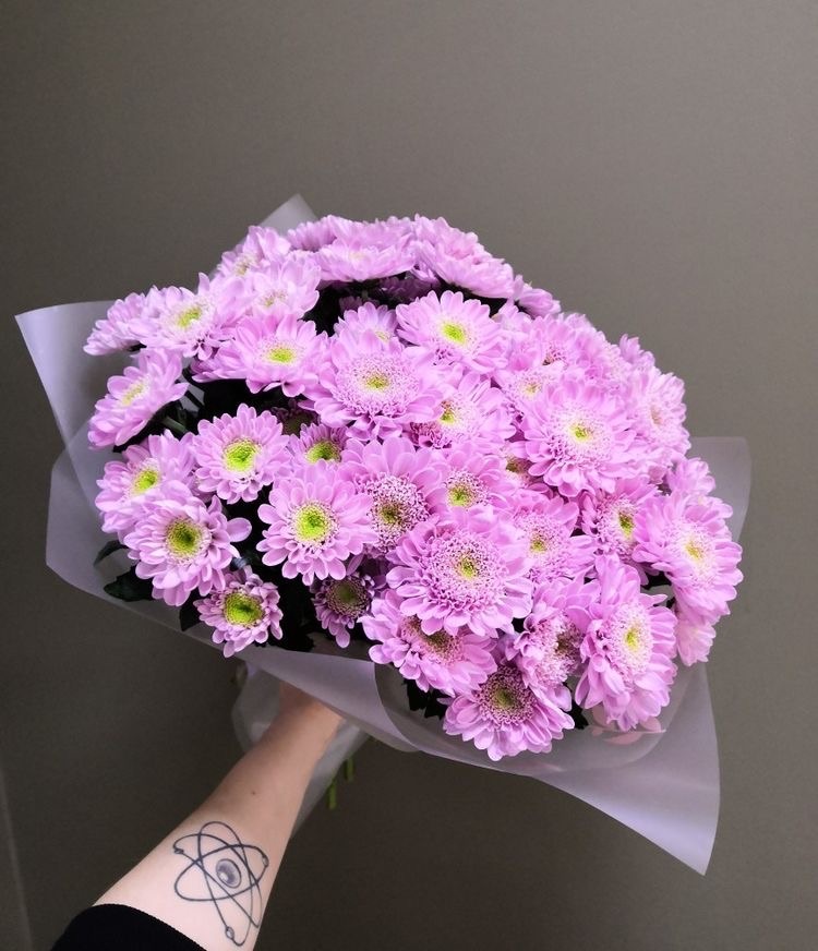 Авторский букет с кустовыми хризантемами №103