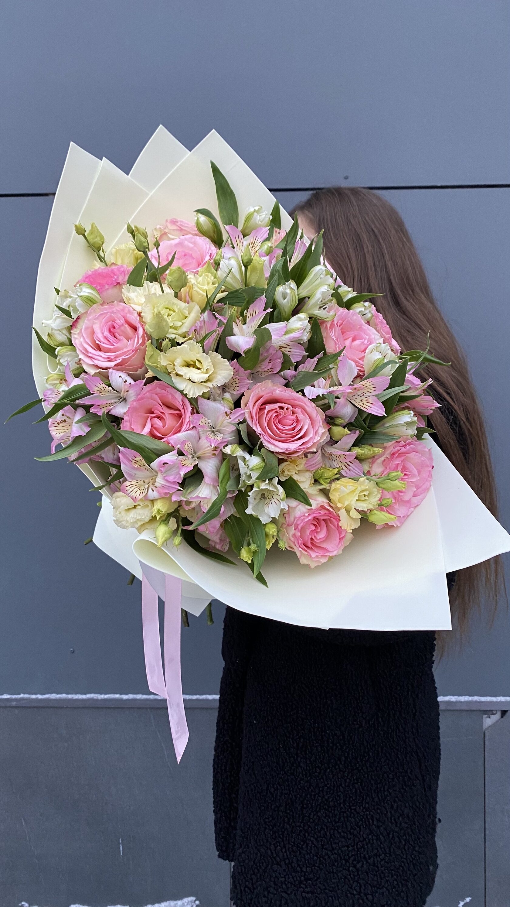 Авторский букет с розами, альстромерией, эустомой №18