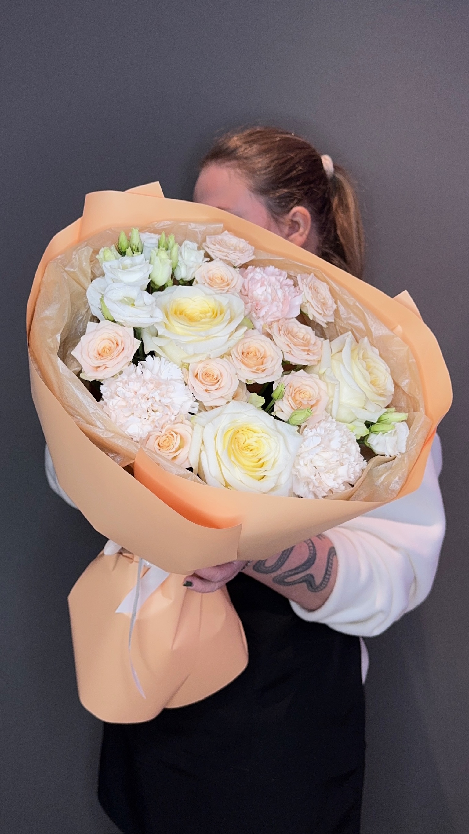 Авторский букет в нежных оттенках