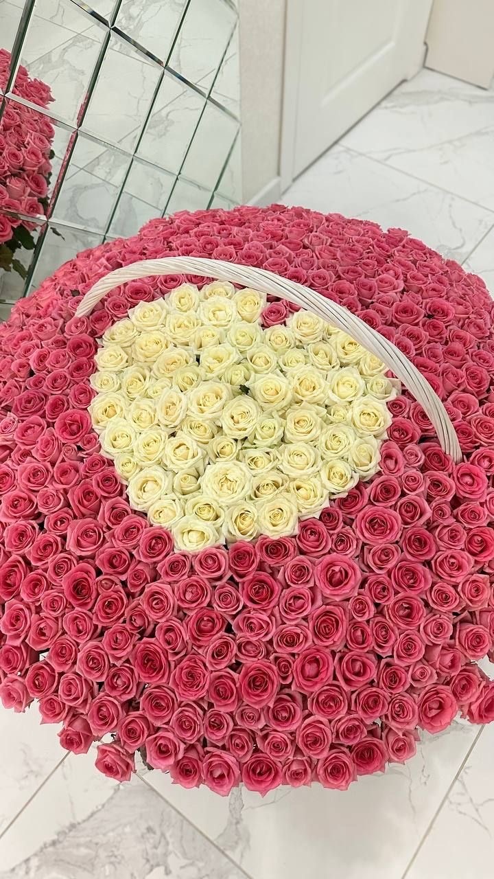 Большая корзина-сердечко с 501 розой №26
