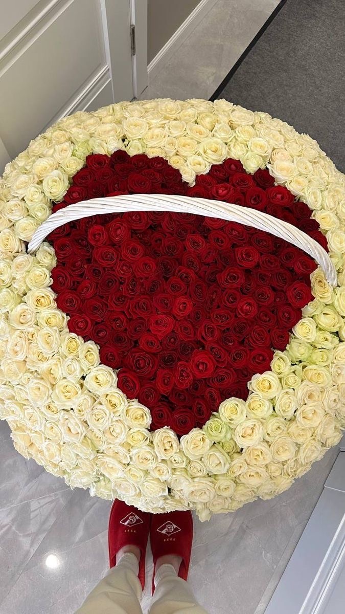 Большая корзинка-сердечко с 301 розой №20