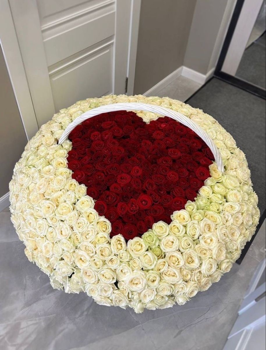 Большая корзинка-сердечко с 301 розой №20