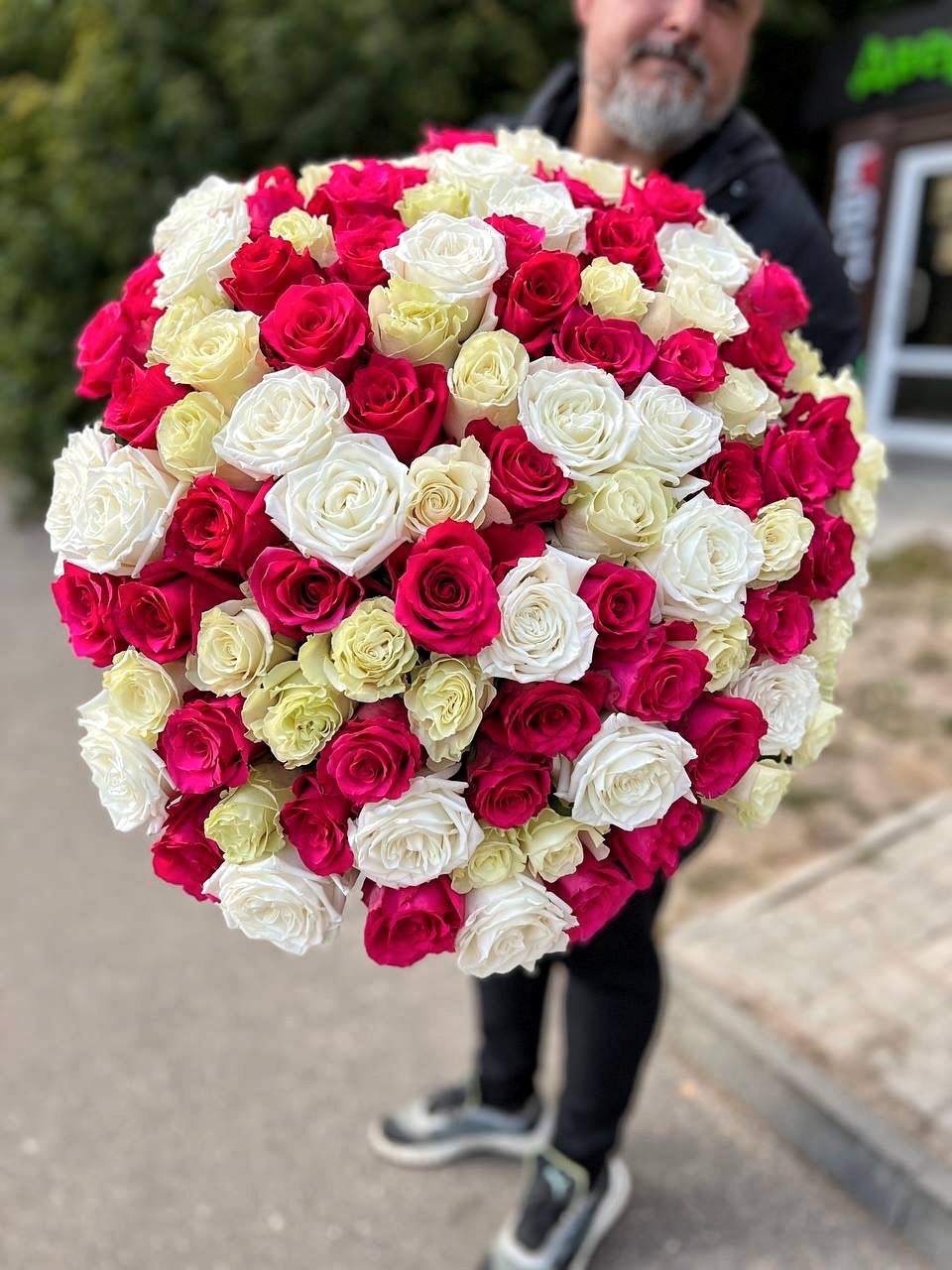 Букет ассорти из 101 розы №101