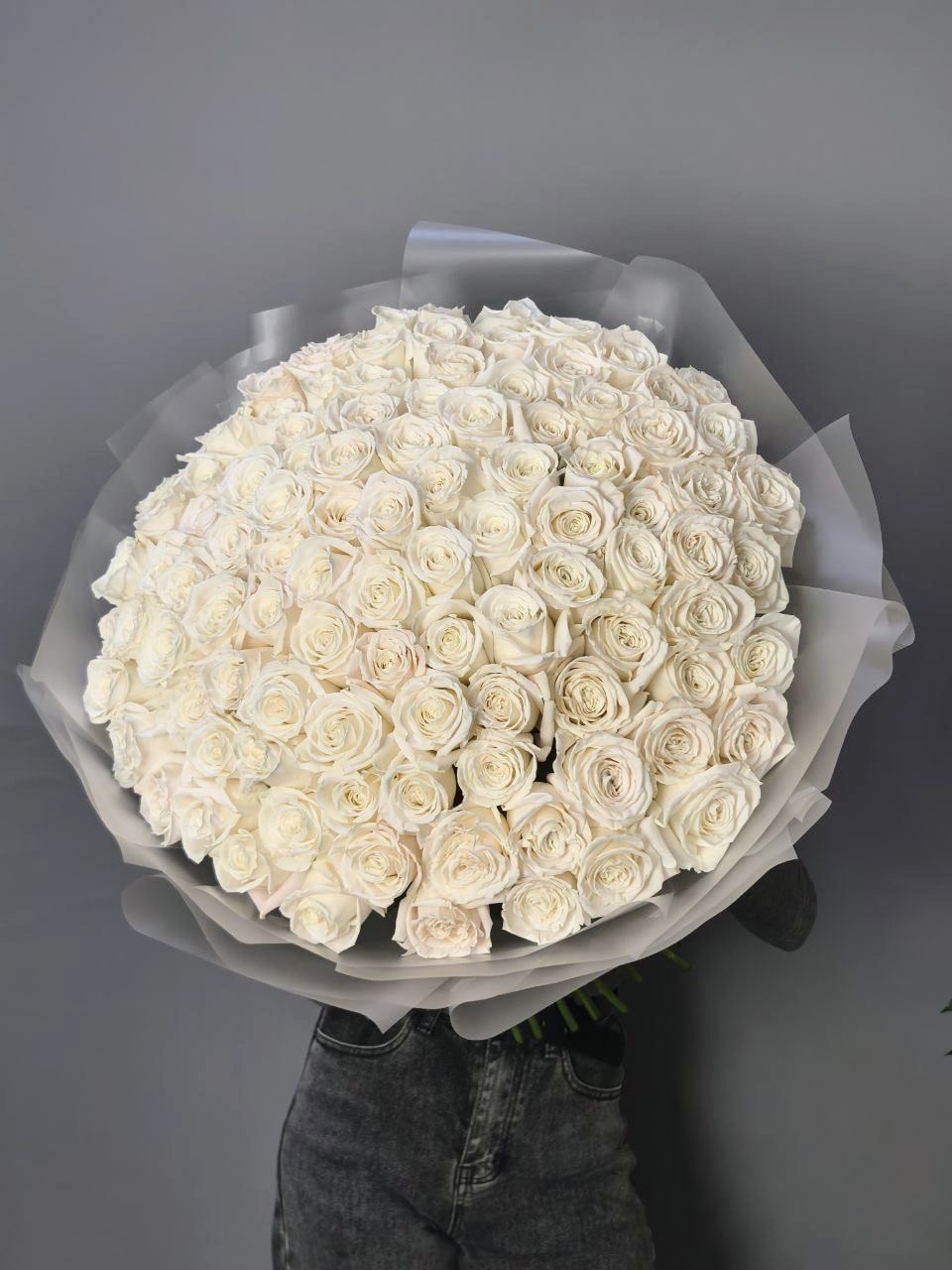 Букет из 101 белой розы