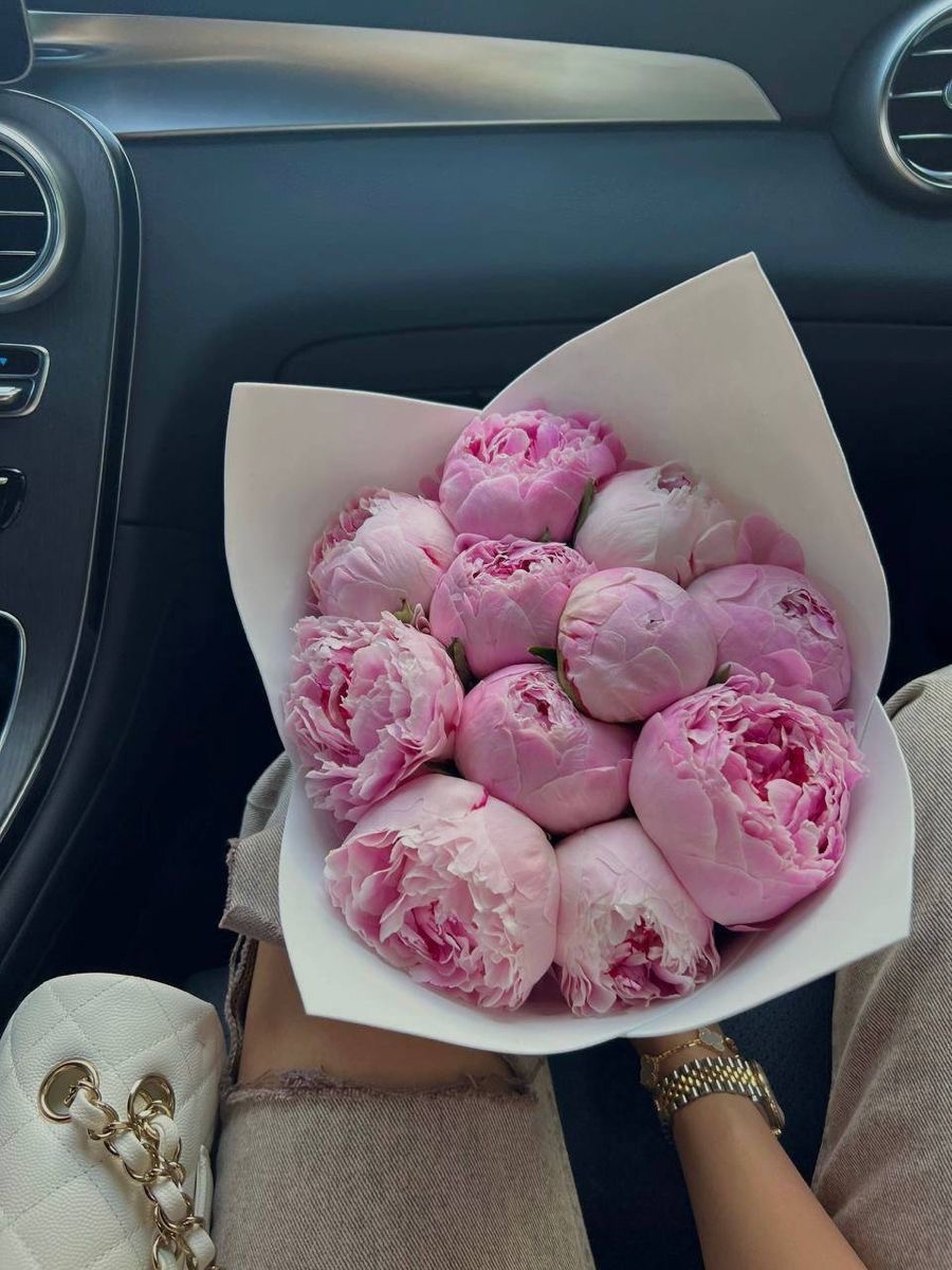 Букет из 11 розовых пионов №15