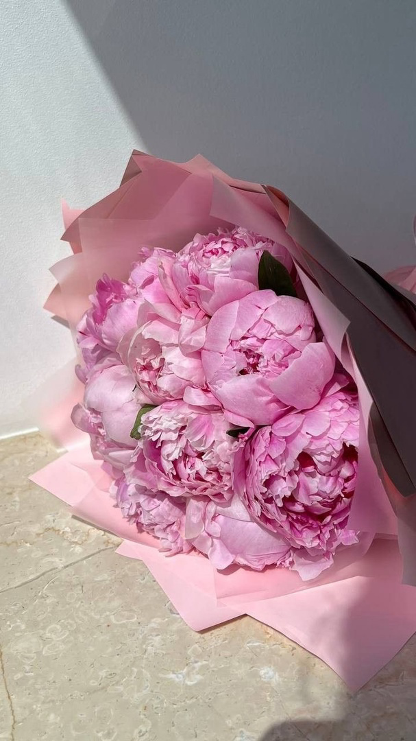 Букет из 11 розовых пионов №218