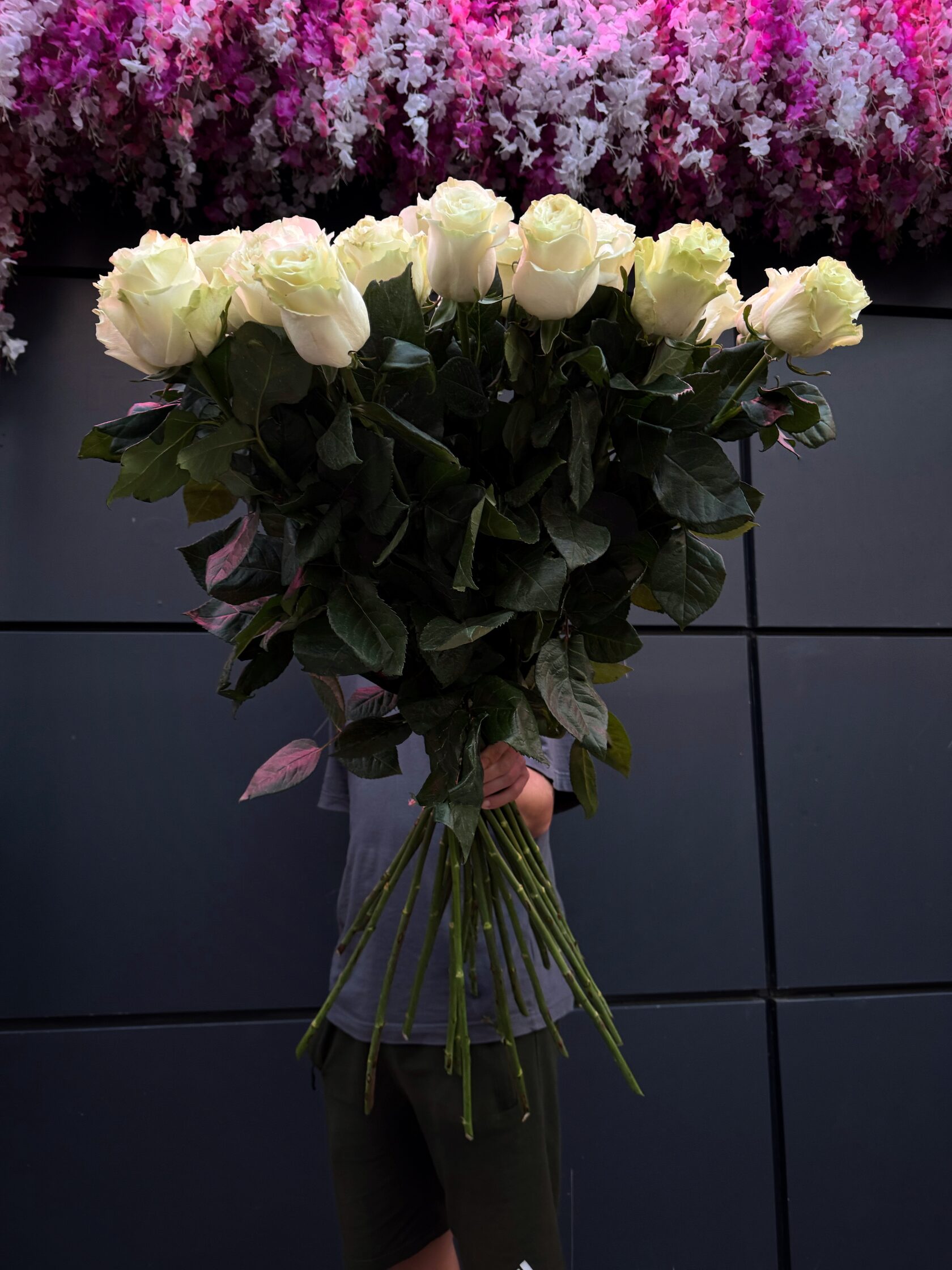 Букет из 15 белых метровых роз №251