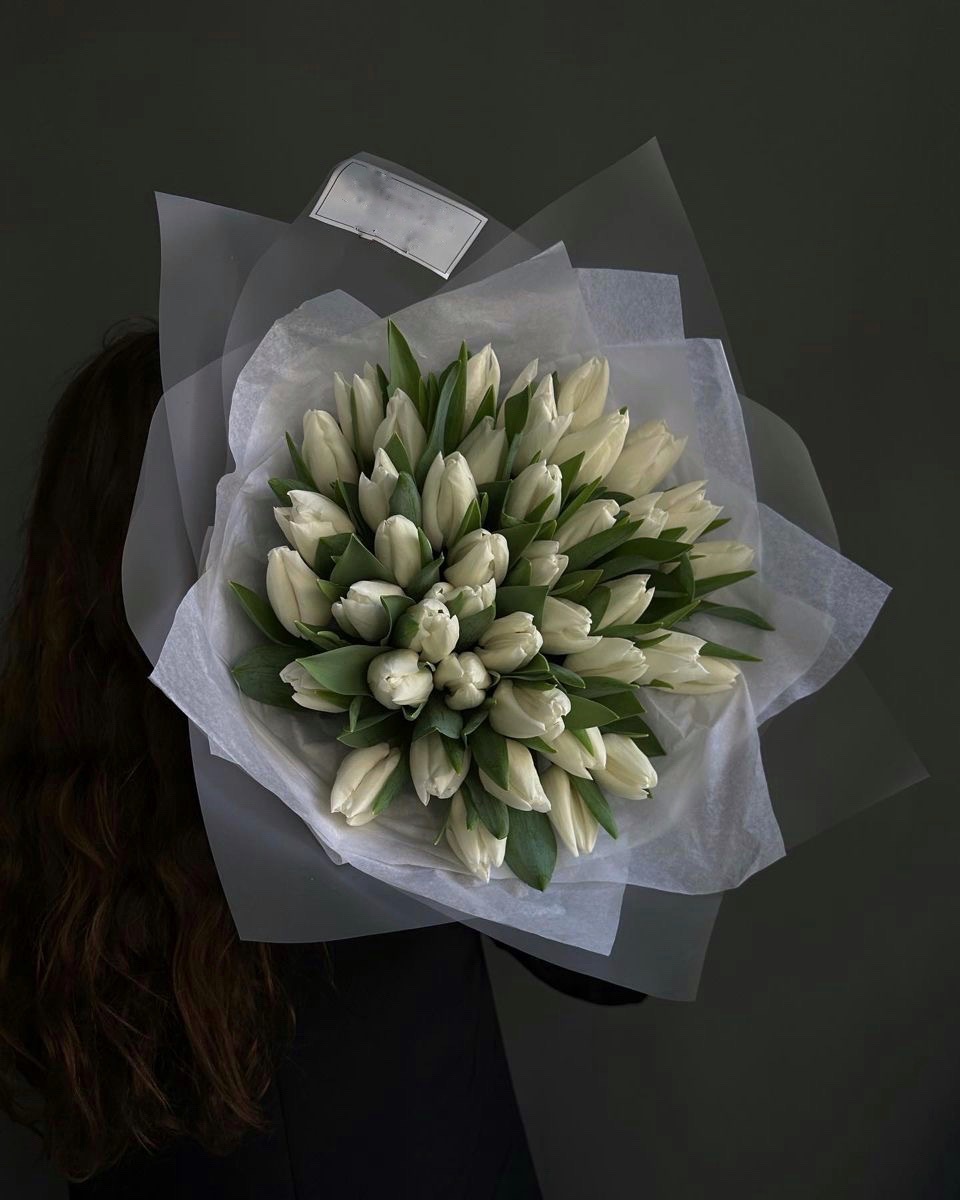 Букет из 35 белых тюльпанов №20