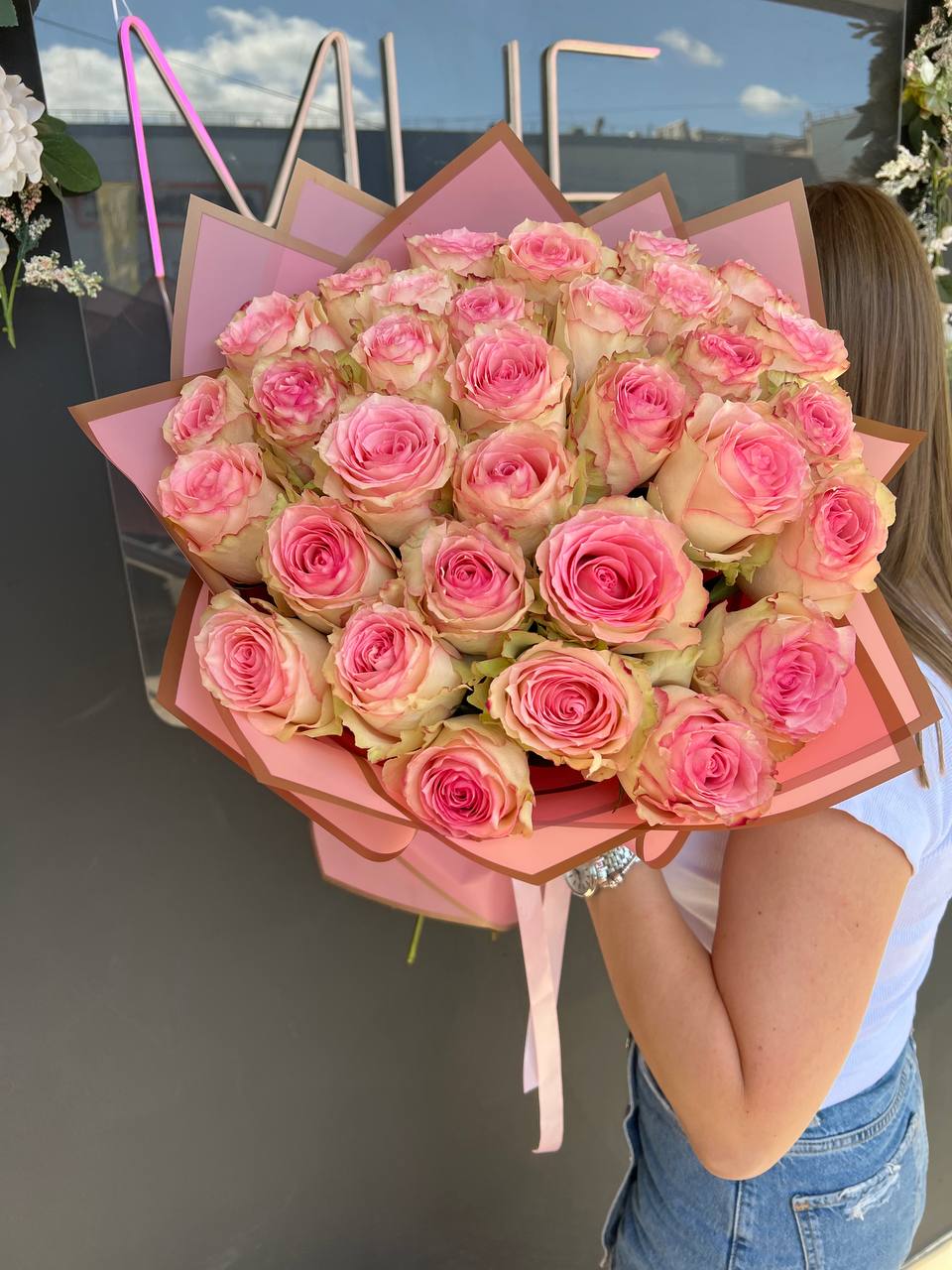 Букет из 35 сливочно-розовых роз №31