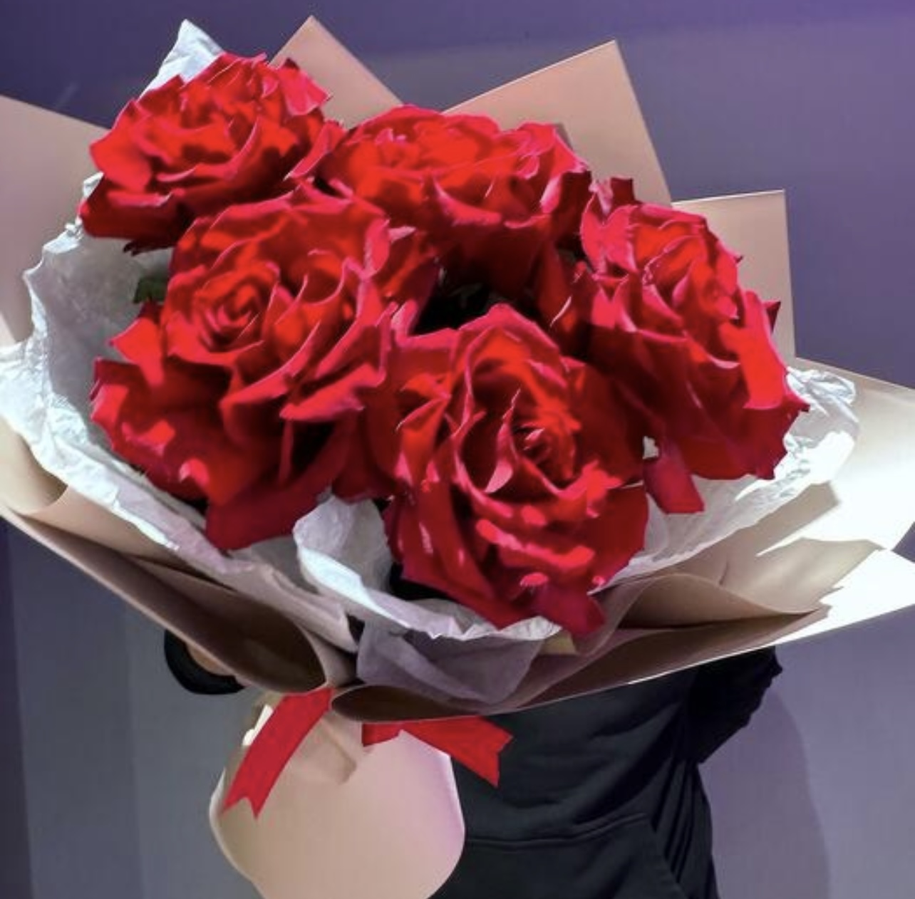 Букет из 5 красных французских роз №164