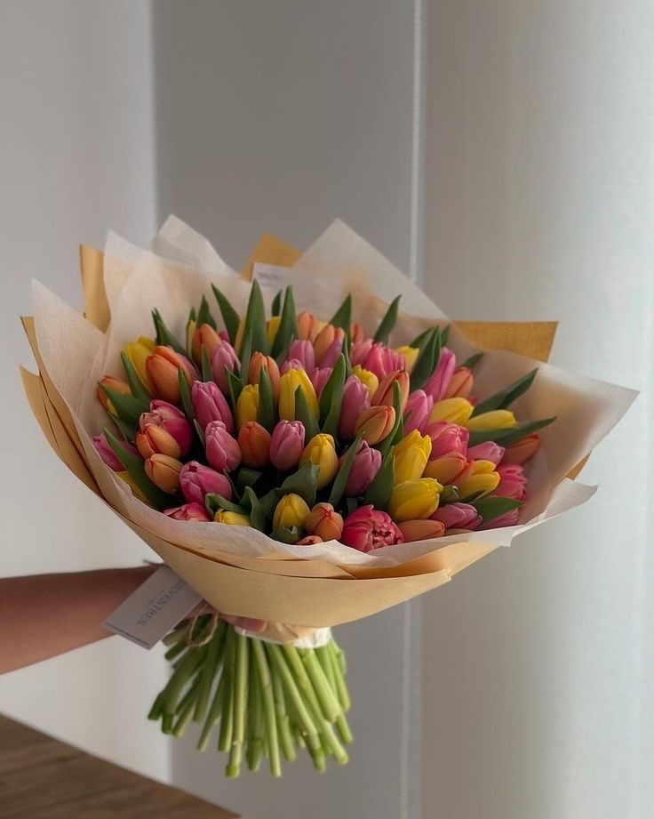 Букет из 51 разноцветного тюльпана №14