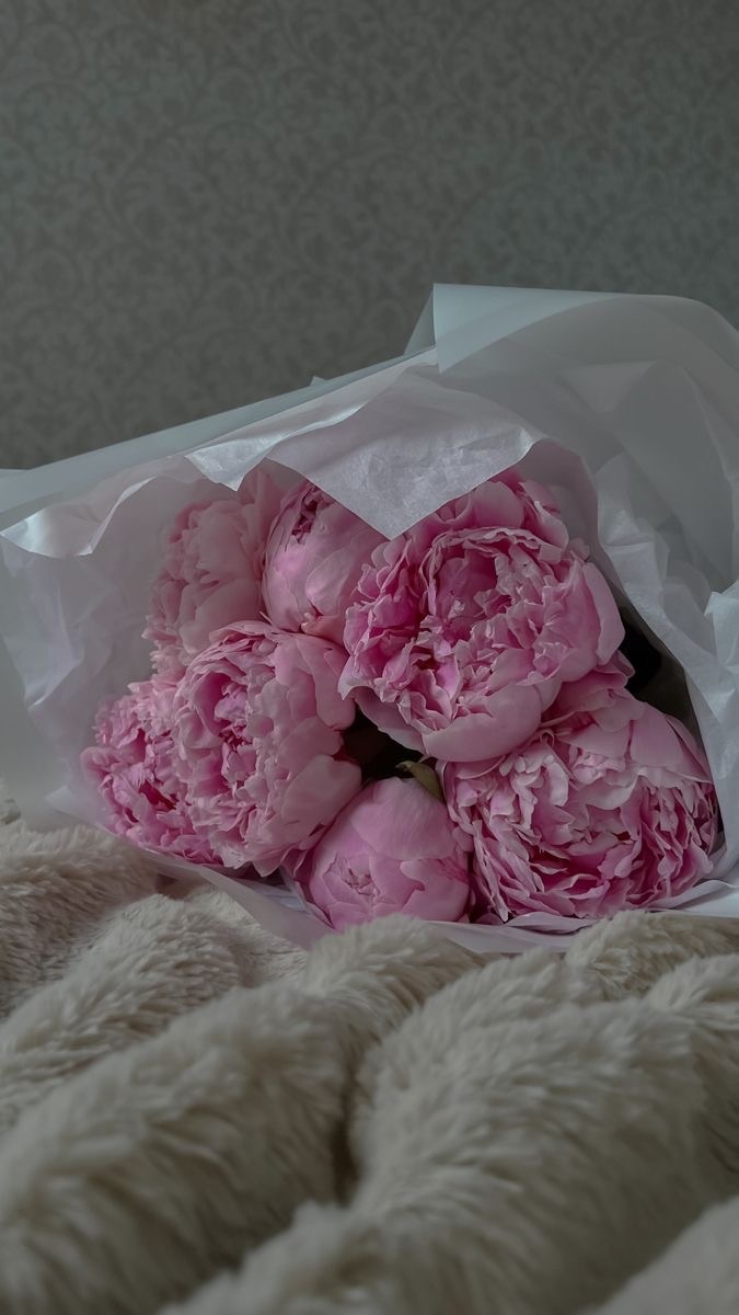 Букет из 7 розовых пионов №206