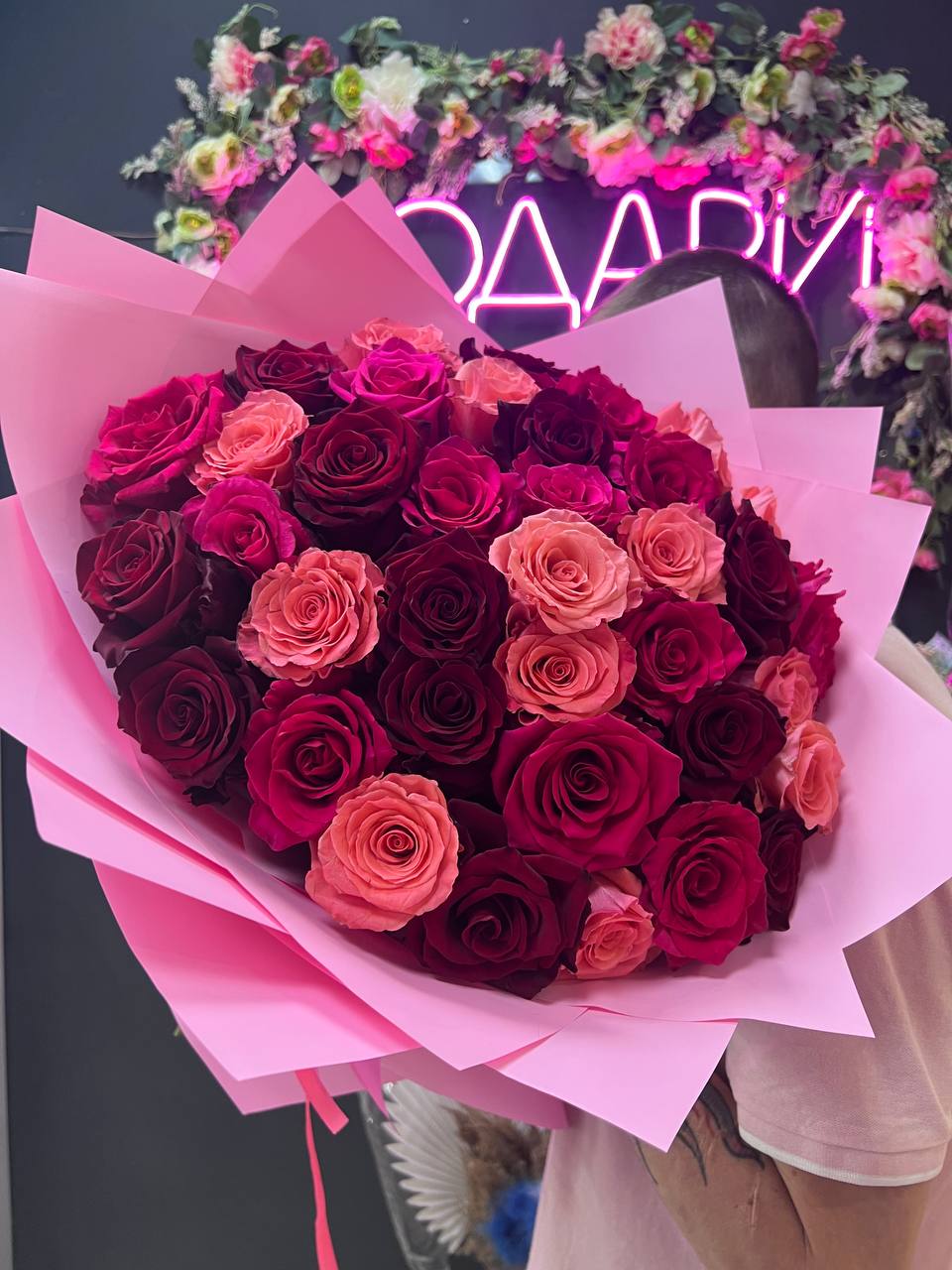 Букет из ассорти роз №141