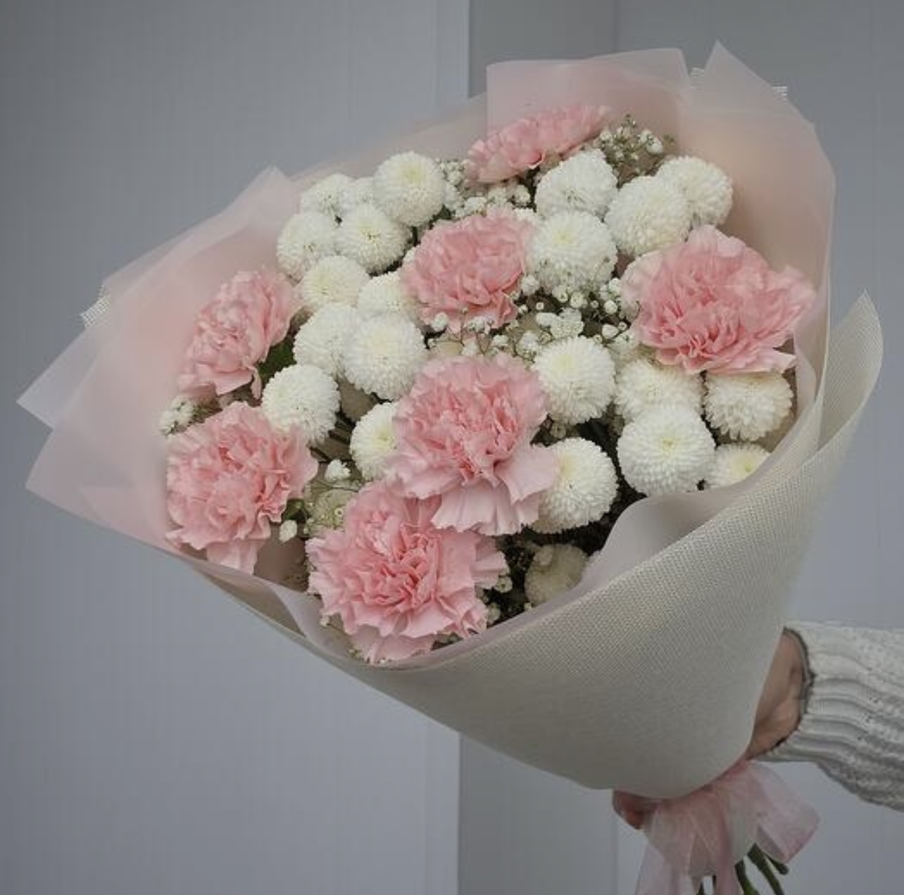 Букет из диантусов и хризантем №273