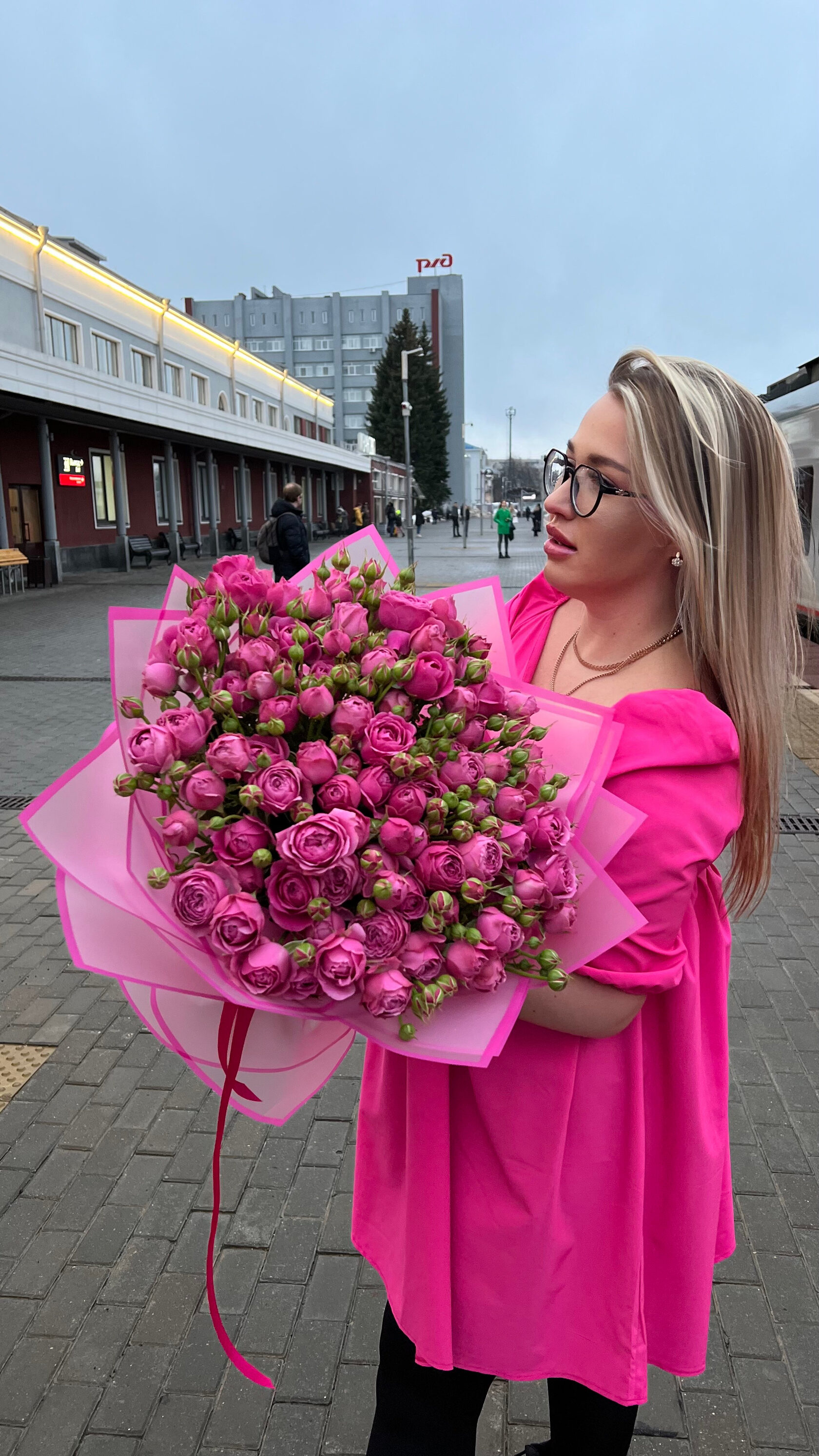 Букет из кустовых розочек №138