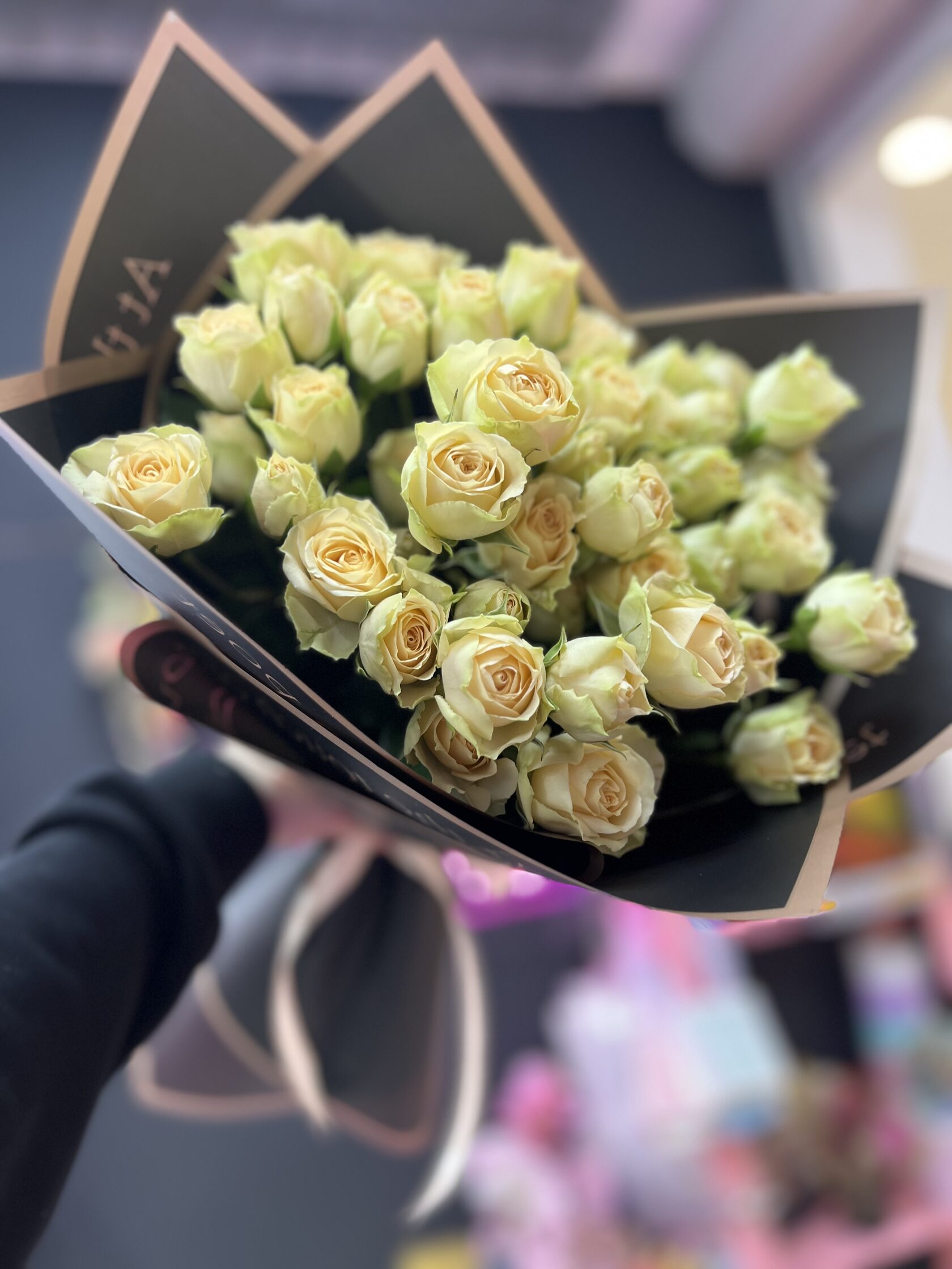 Букет из кустовых розочек №229