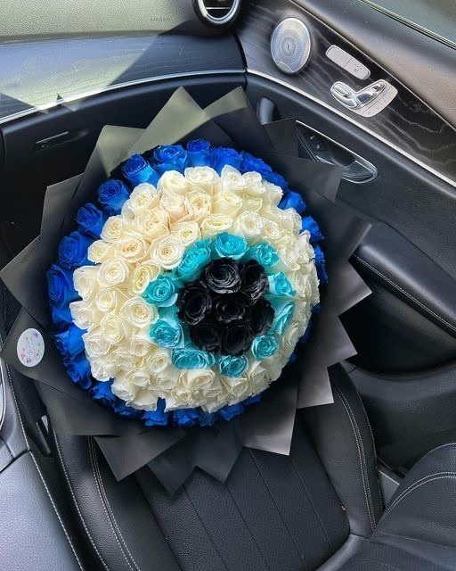 Букет из микса крашеных роз №197