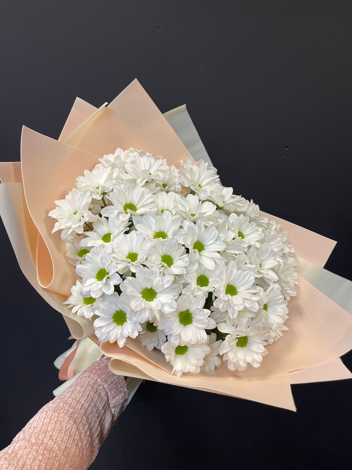 Букет из ромашковых хризантем №11