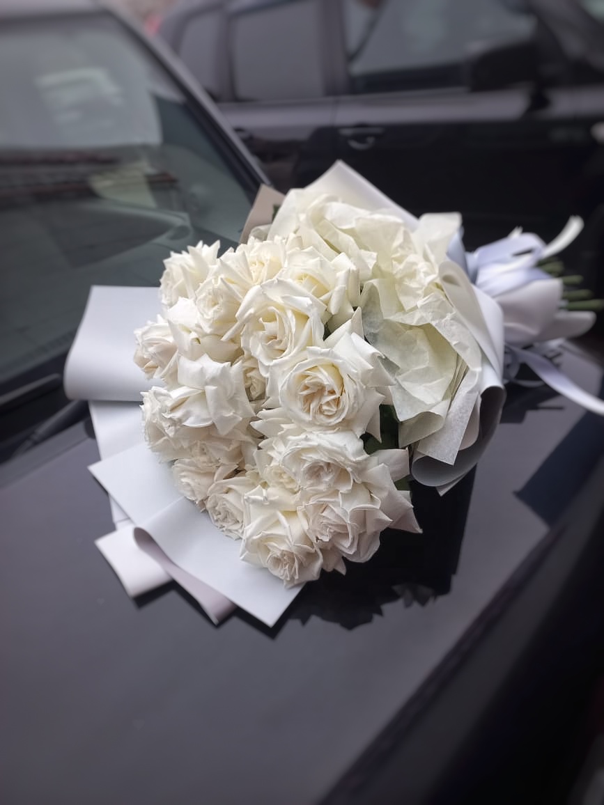 Букет из сливочных французских роз №24