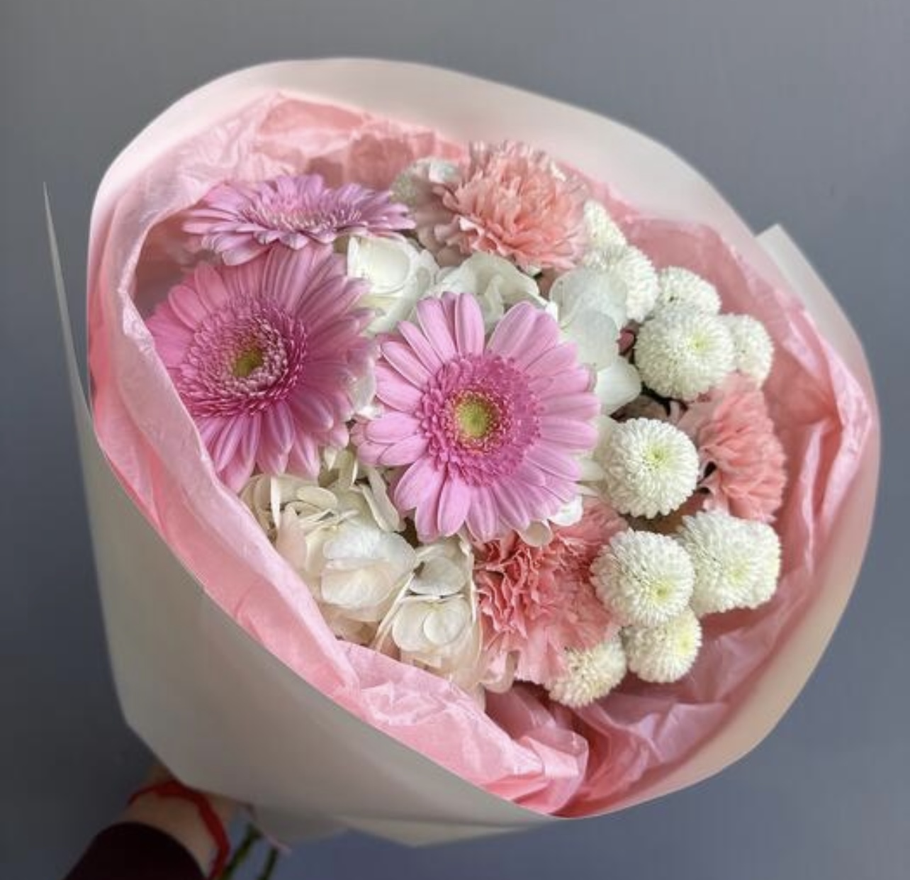 Букет с герберами и гортензией №168