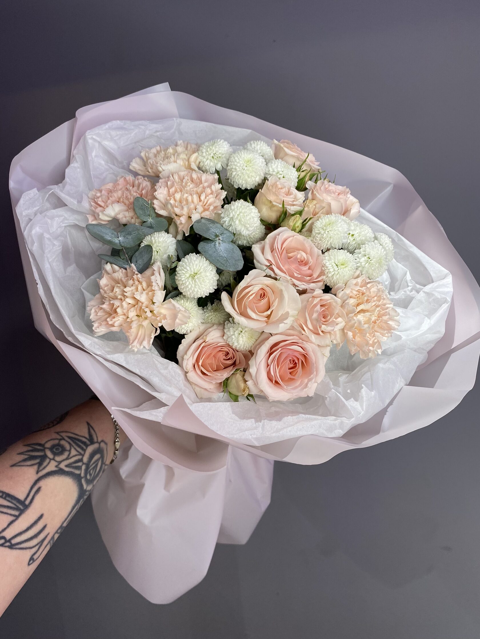 Букет с кустовыми розами №172