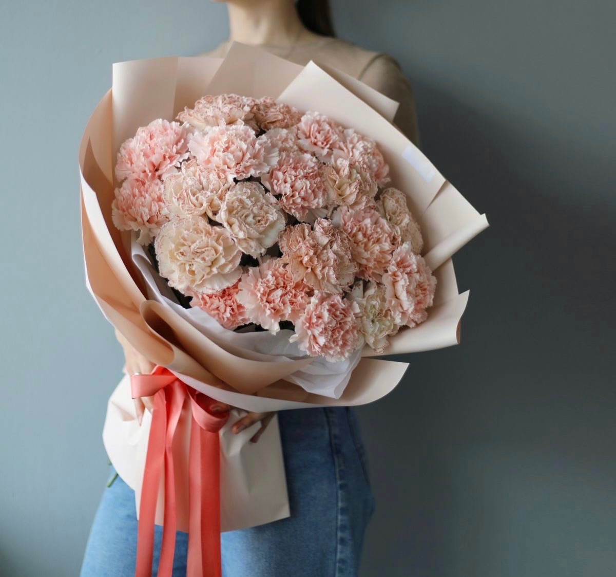 Букет с пышными диантусами №21