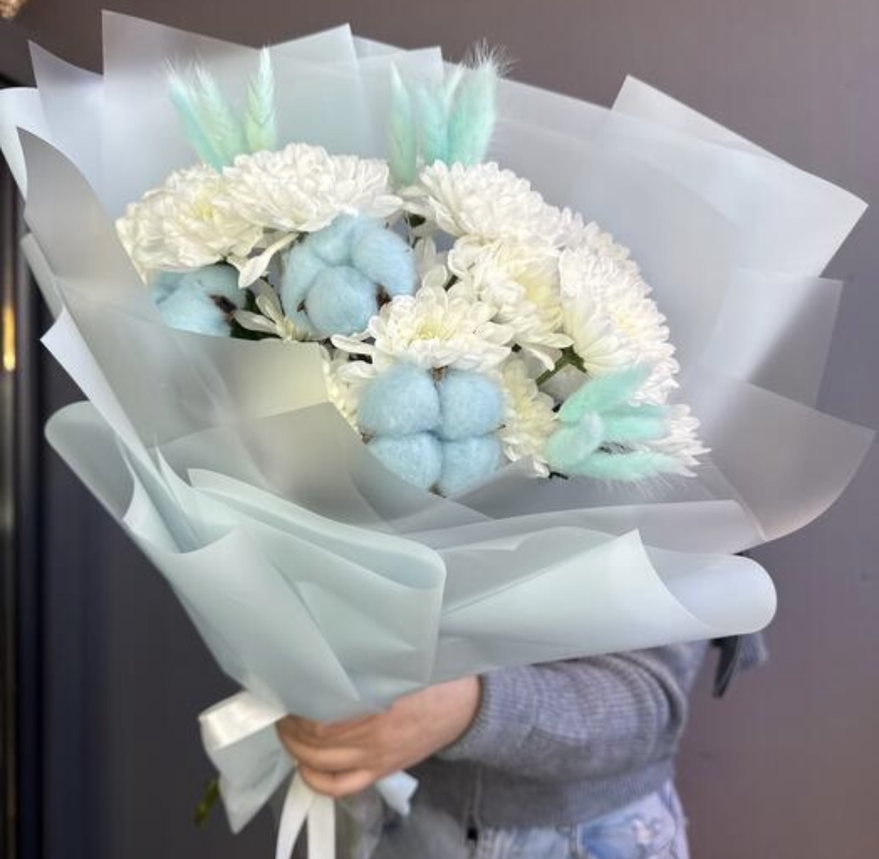 Голубой букет с хризантемами и хлопком №166