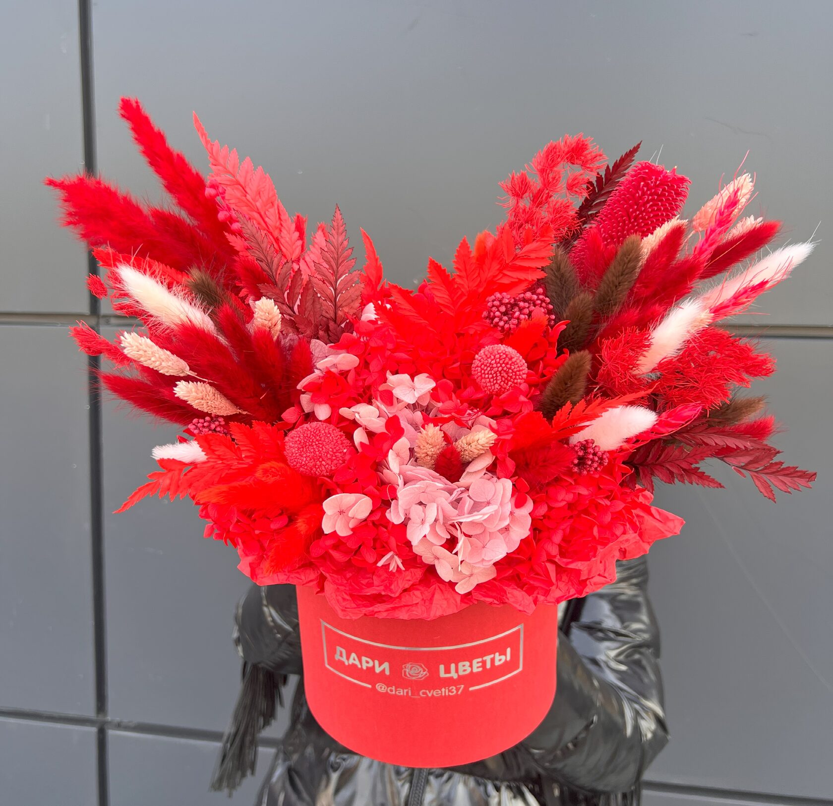 Композиция из сухоцветов: красная композиция из стабилизированных цветов №9