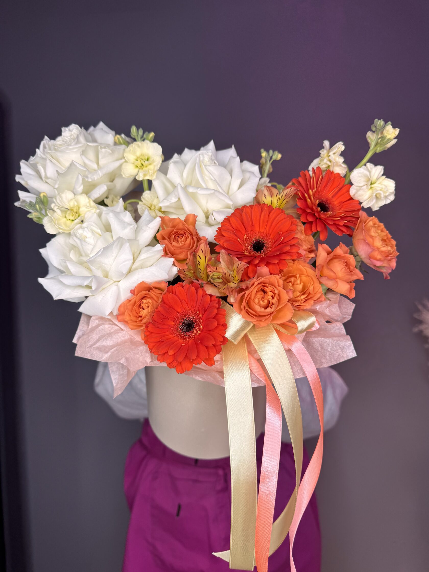 Коробка с яркими герберами №120