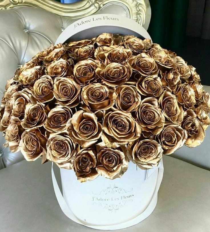 Коробочка с крашеными золотыми розами №90