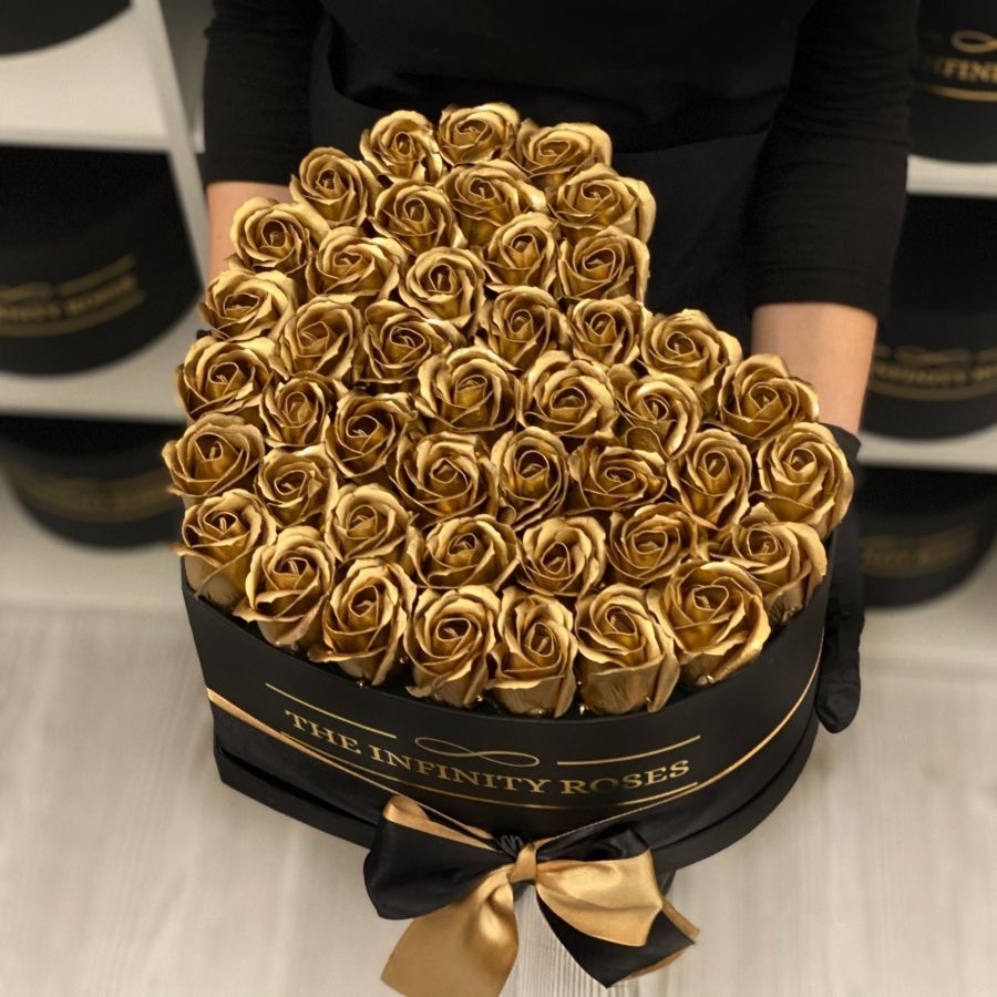 Коробочка-сердечко с золотыми розами №23