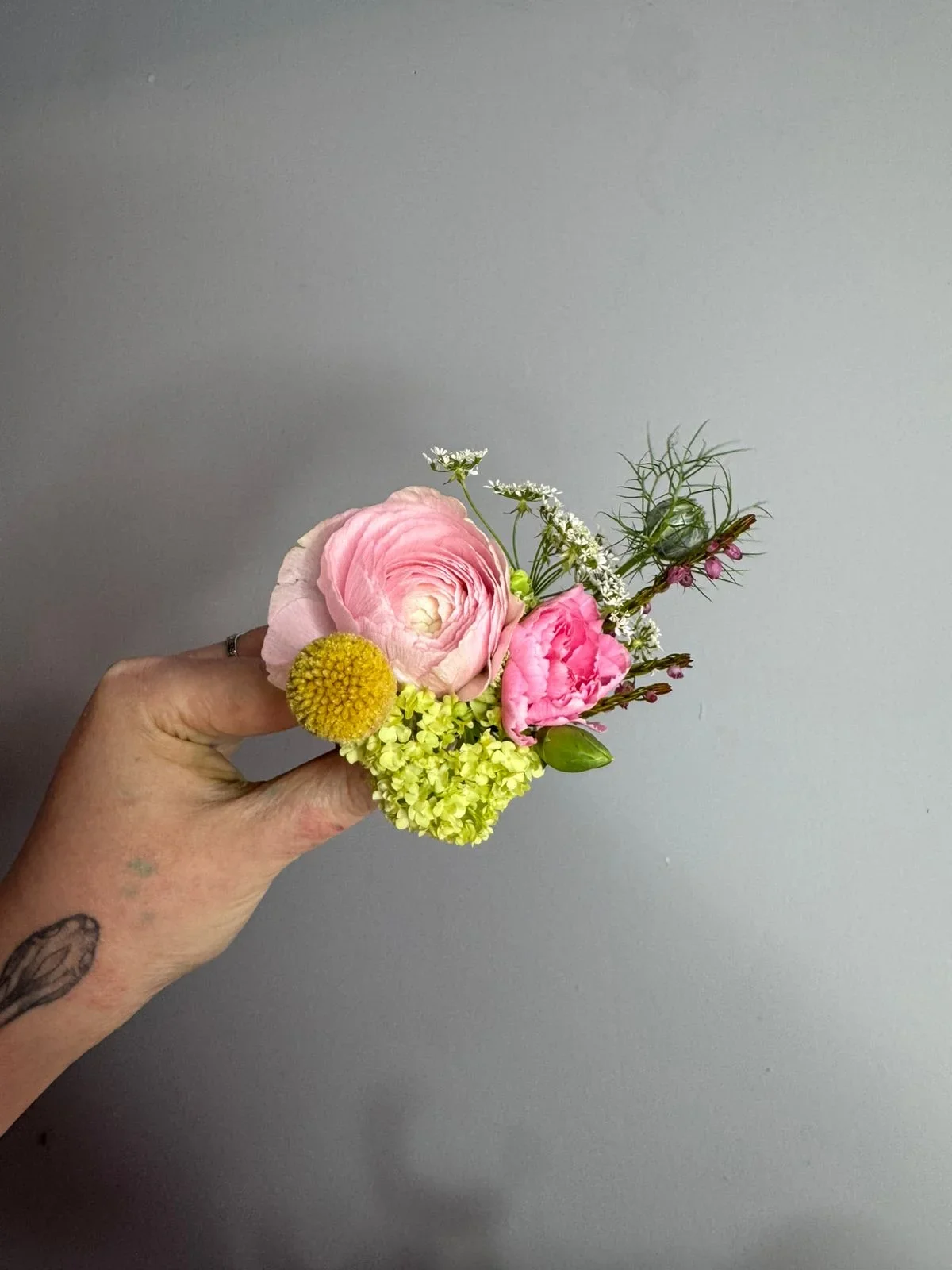 Свадебная пара с пионами №63