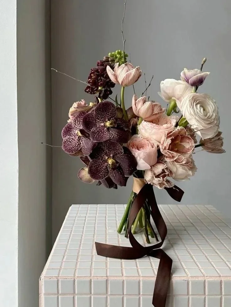 Свадебный букет с орхидеей и ранункулюсами №79