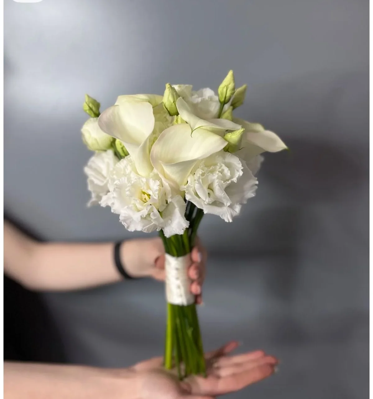 Свадебный букет с каллами и эустомой №64