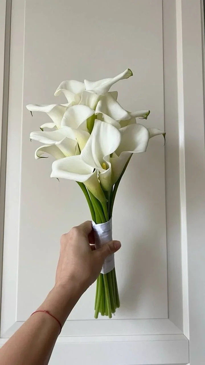 Свадебный букет невесты из нежных калл №47