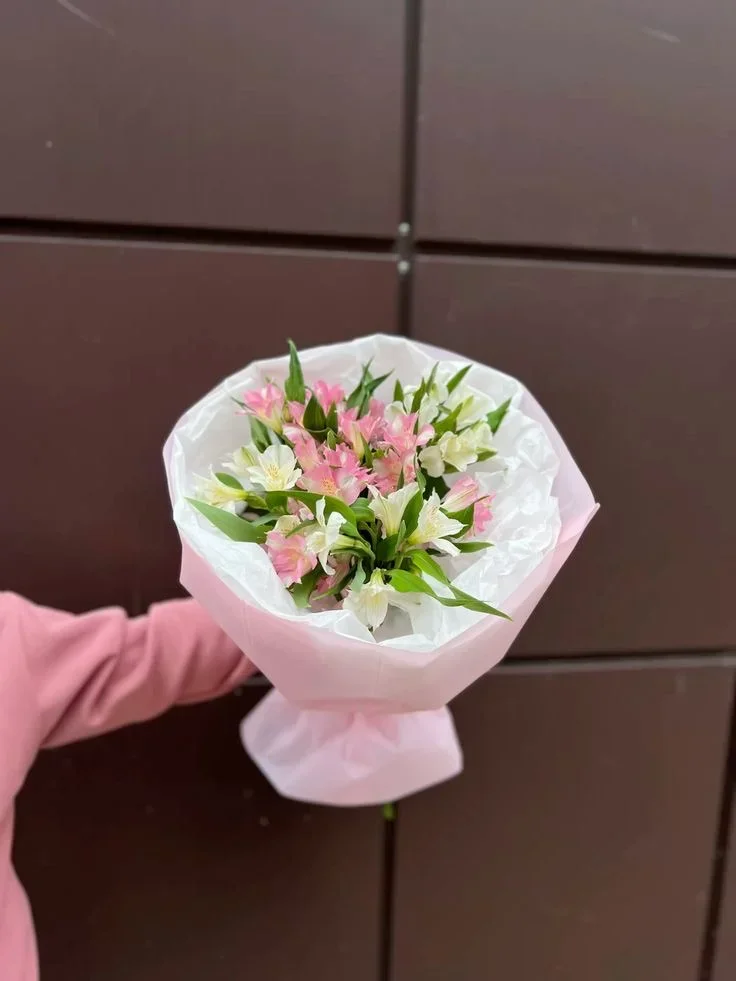 Букет-комплимент из альстромерий