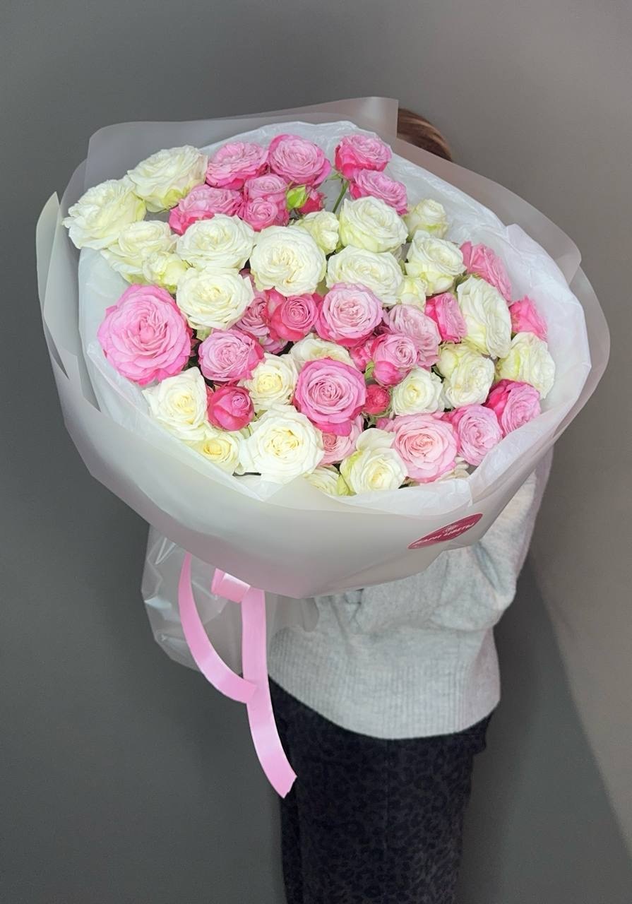 Монобукет из кустовых роз