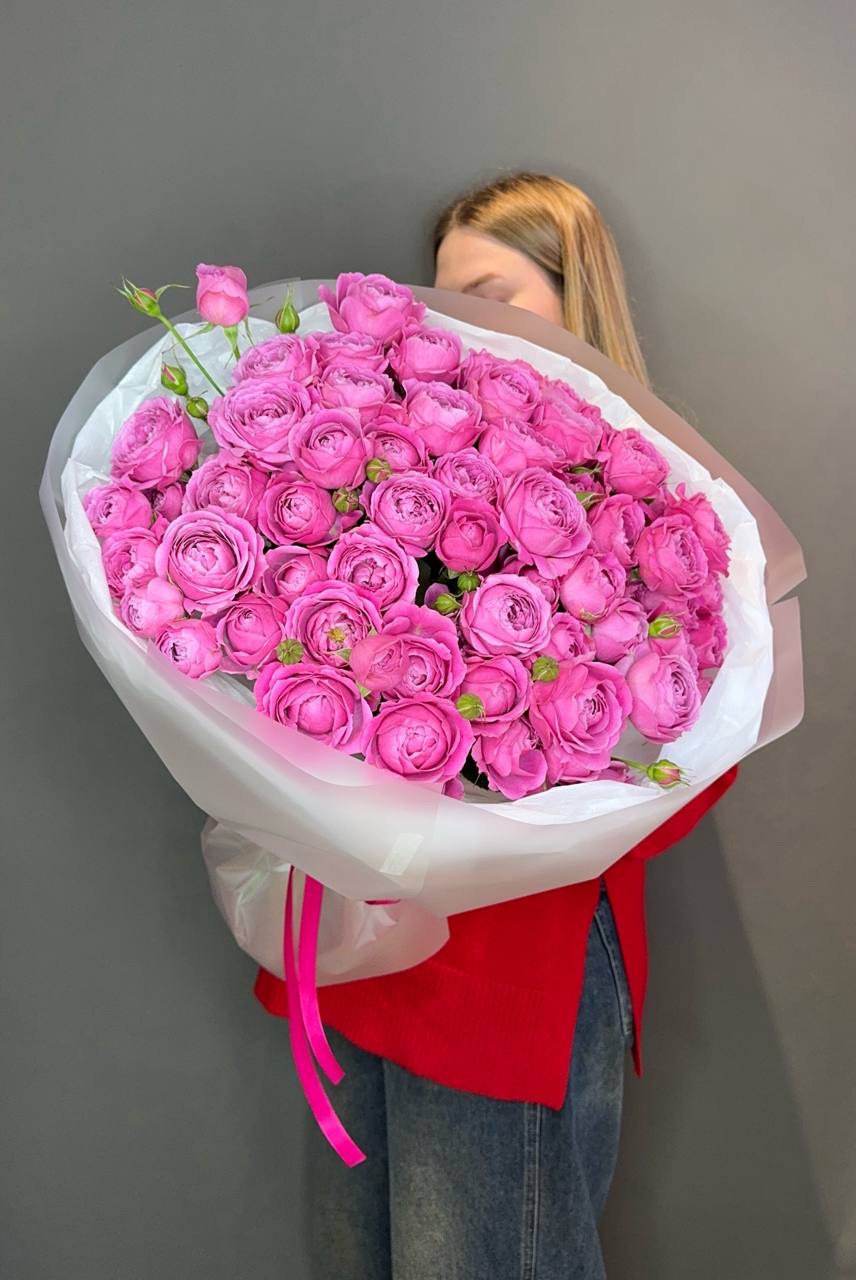 Монобукет из пионовидных кустовых роз