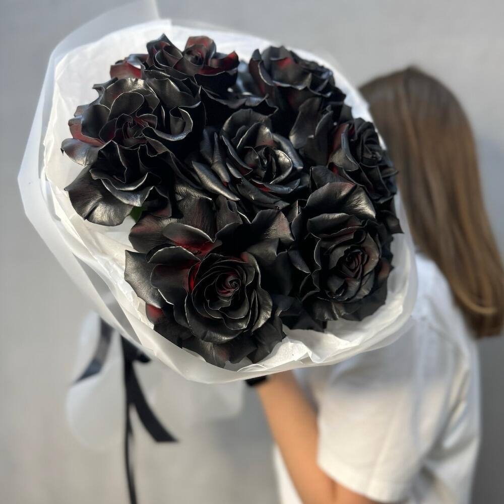 Монобукет с черными французскими розами