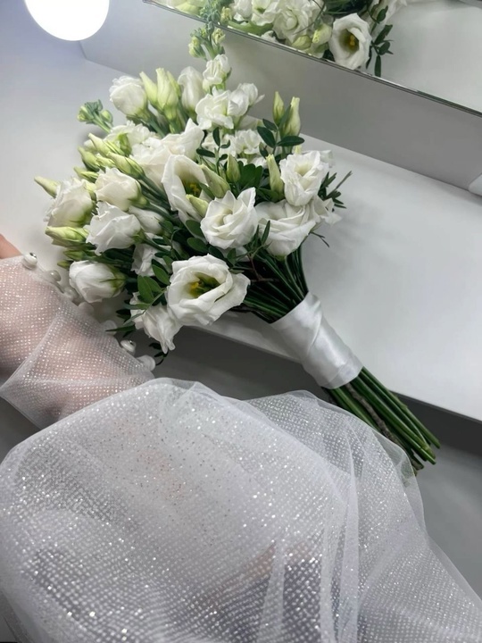 Свадебный букет из белой эустомы №51