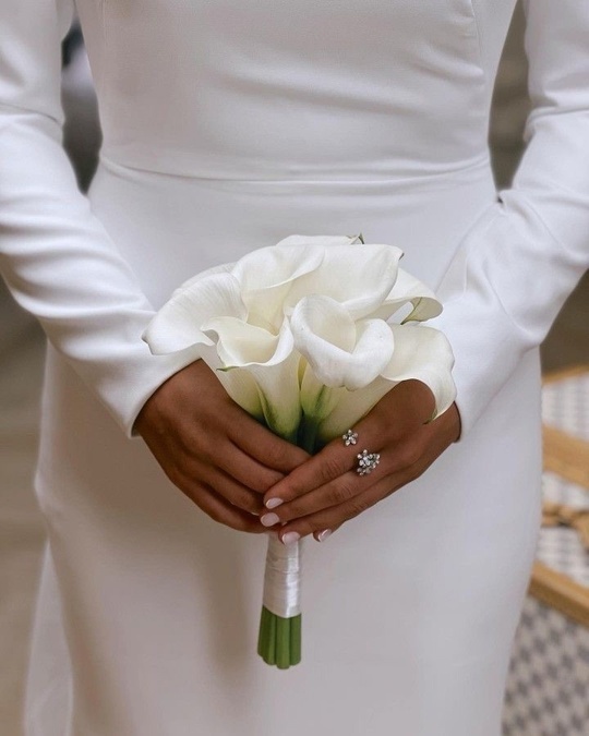 Свадебный букет из нежных калл №49