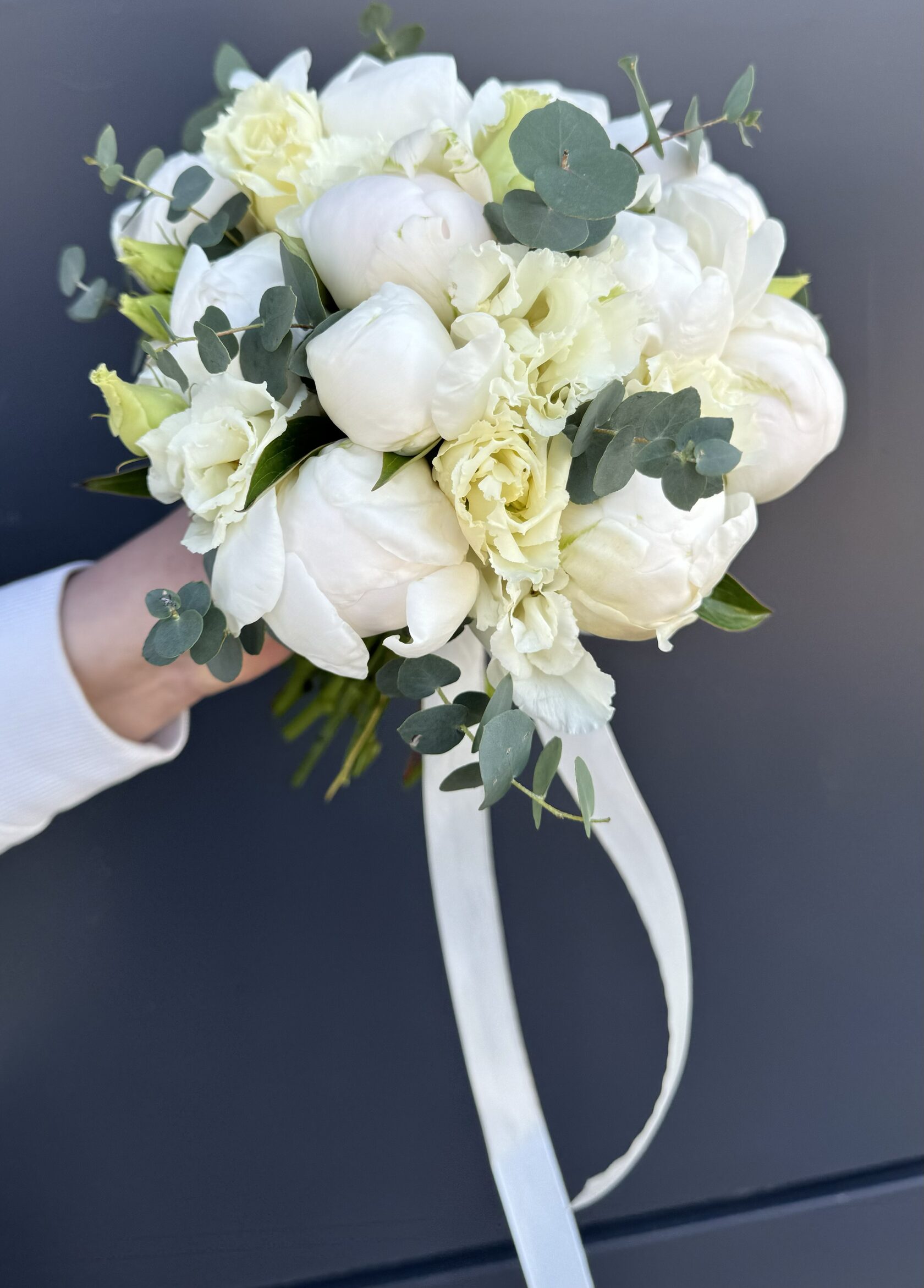Свадебный букет невесты с белыми пионами №38