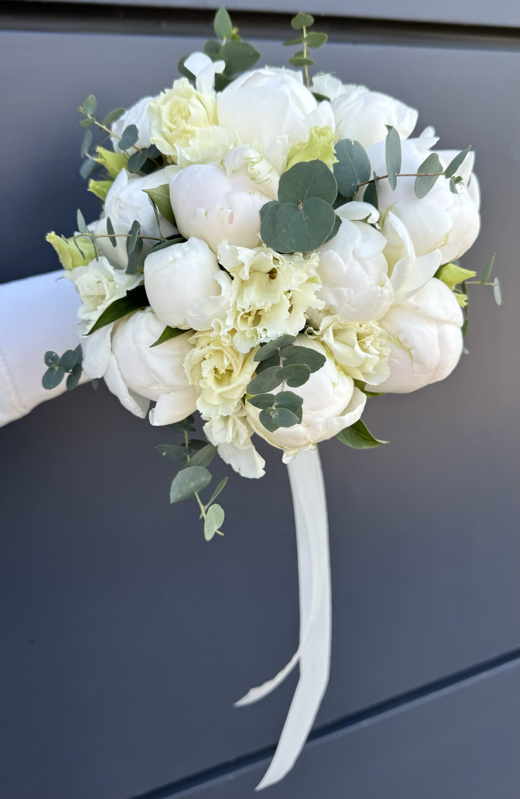 Свадебный букет невесты с белыми пионами №38