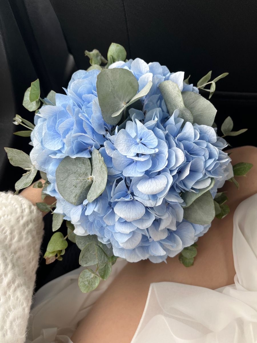 Свадебный букет невесты с голубой гортензией №9