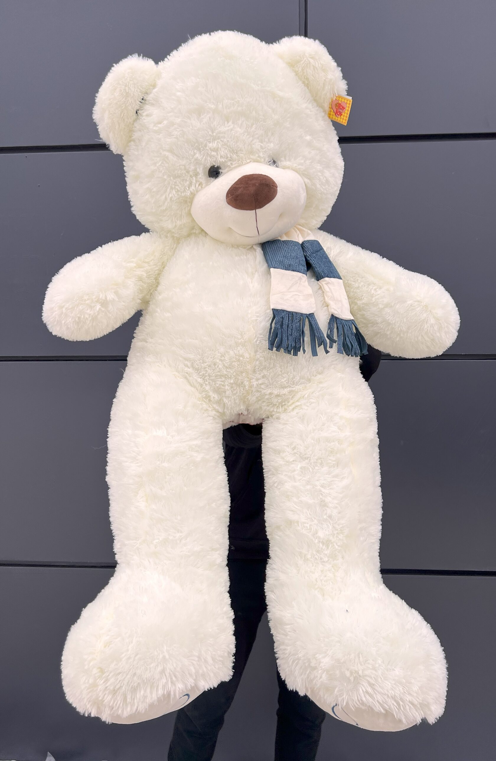 Мягкая игрушка белый медведь-гигант с шарфом №6